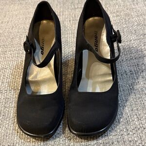 BONGO Women's Classic Black Heels Brianna style